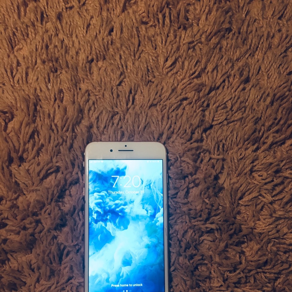 Iphone 7 Plus - image 3